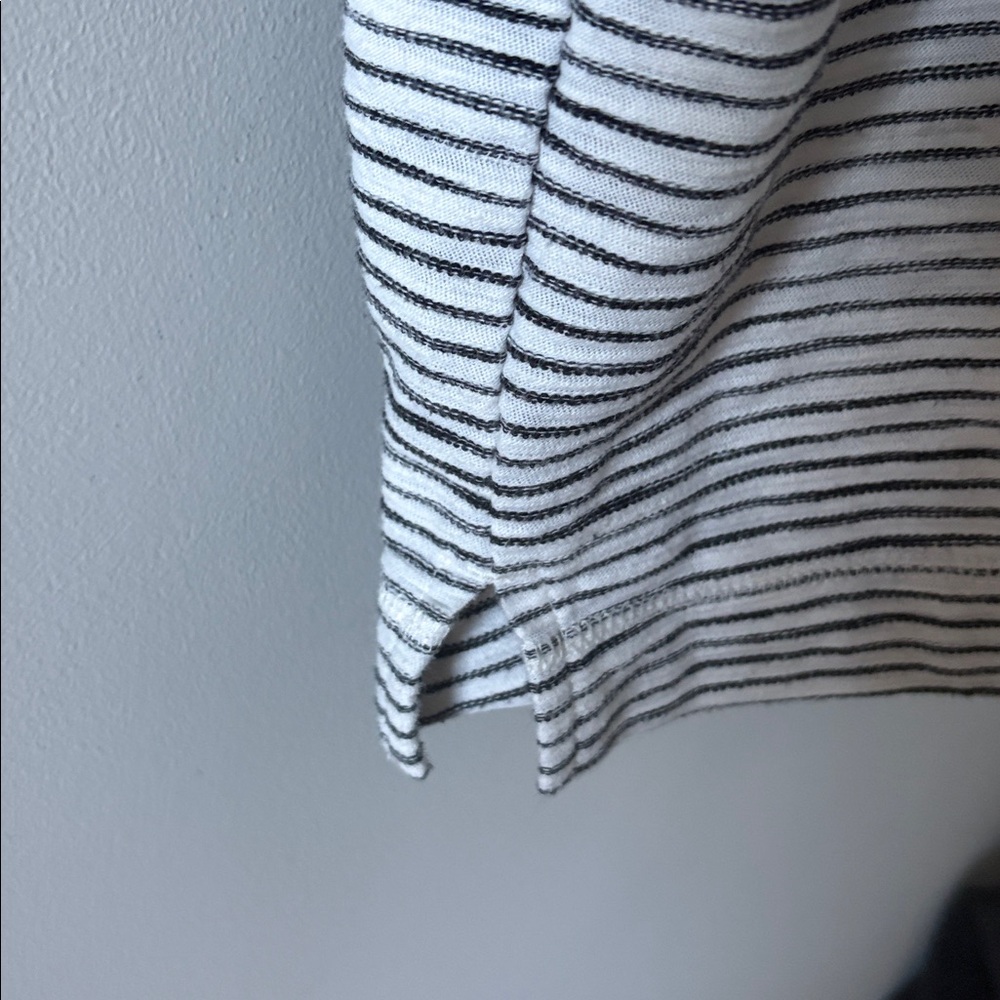 OLD NAVY Casual Boxy Cut Tshirt, Large, Black White Stripe - Picture 3 of 5